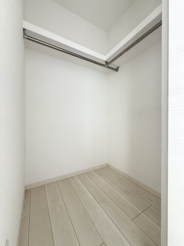 MAISON SOLEILの収納|洋室内のウォークインクローゼット。広々と収納できます。