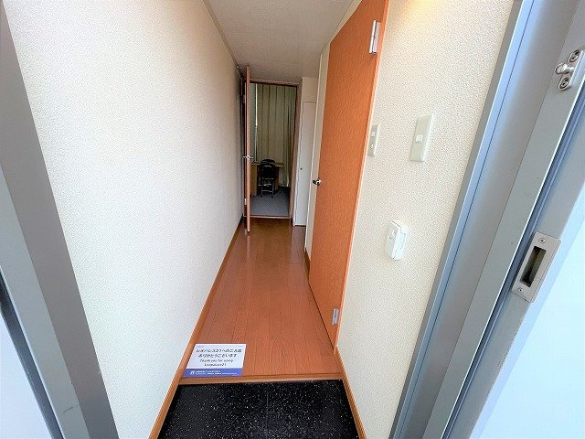 レオパレスグランデ泉Ｂの玄関