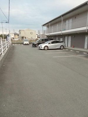 【駐車場】 | 岩本ハイツ