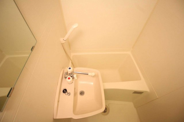 レオパレスサンクォーレの浴室