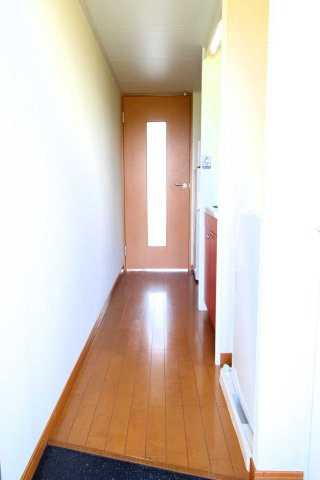 レオパレスサンクォーレの玄関