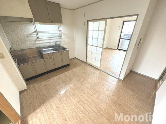 ガーデンパレス宮下の居間・リビング