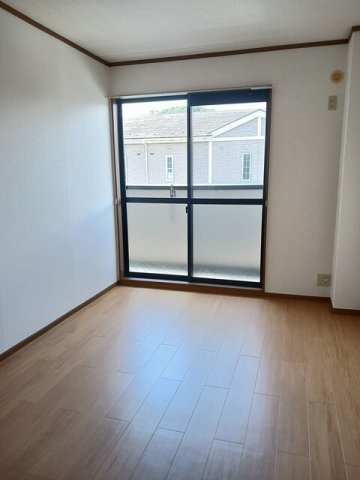 ソレアード立川Ⅰの居間・リビング|ゆったりとした居間です