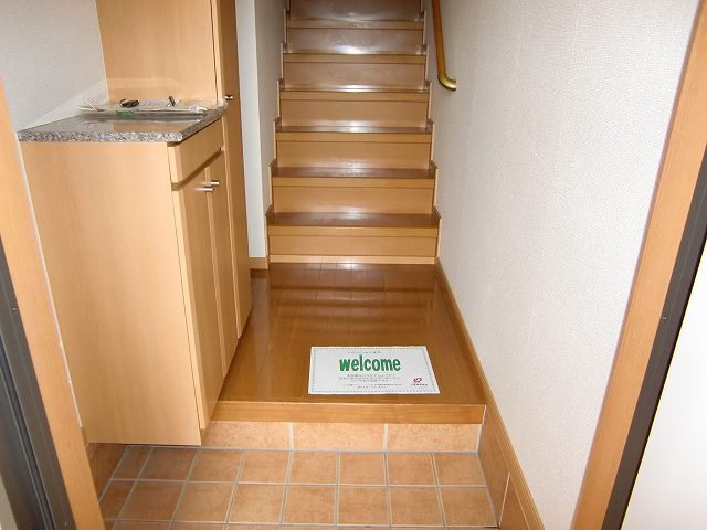 フォレストサイド５番館の玄関|落ち着いた玄関です