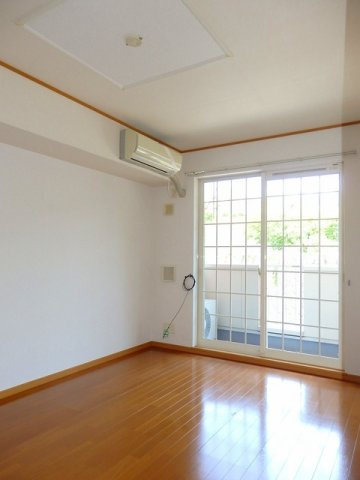 フォレストサイド７番館の居間・リビング|ゆったりとした居間です