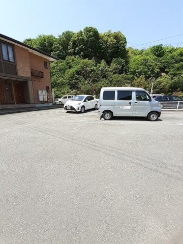 クラール・Ｙの駐車場|駐車場に車を止められます