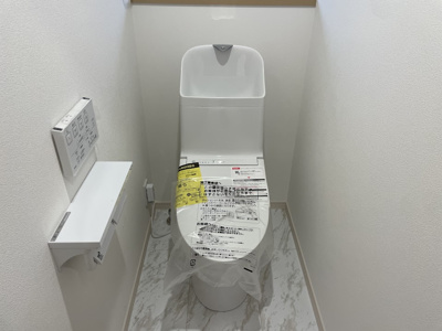 【トイレ】 | 東根市神町西【新築建売】 | 節水タイプのトイレは水道代の節約に繋がります。