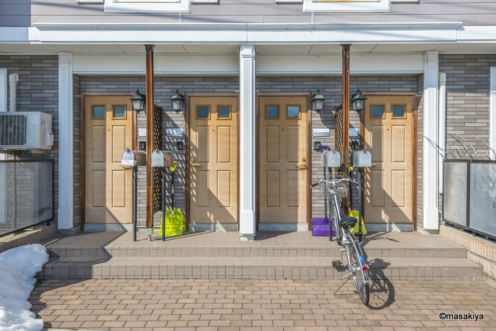 セピアコート若穂のエントランス|エントランス
室内写真は同じ建物内の2DKタイプの物です。参考にご覧下さい