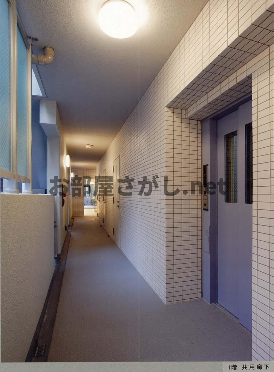 プラウドフラット早稲田のその他共用部分|ゆとりのあるロビーです