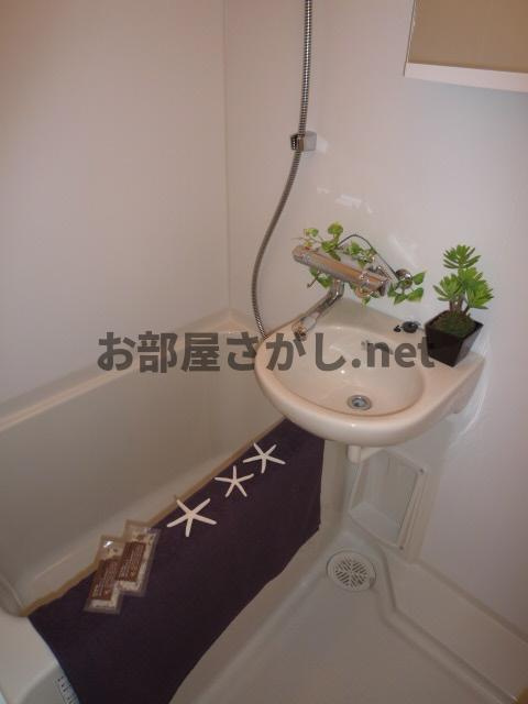 プラウドフラット早稲田の浴室|お風呂で日々の疲れを落としましょう