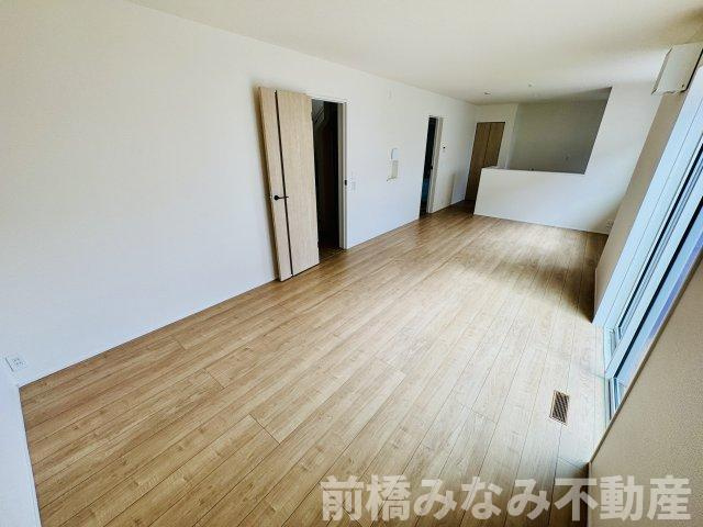 高崎市新保田中町24-1期　３号棟(全３棟)　リナージュ　新築建売分譲の居間・リビング|ゆったり過ごせるリビングです