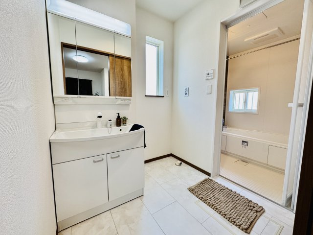 前橋市表町2期　限定1棟　ハートフルタウン　新築建売の独立洗面台