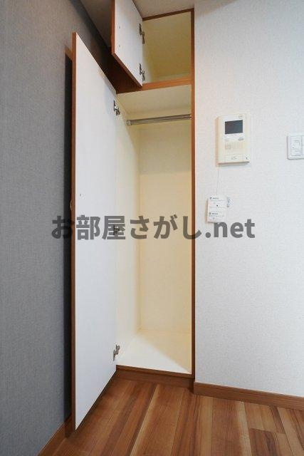 ルーブル高円寺伍番館 #中野区 #高円寺 #デザイナーズ #一人暮らしの収納|クローゼット