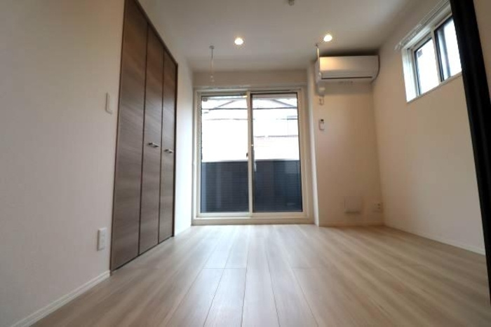 ディーアヴニールの洋室