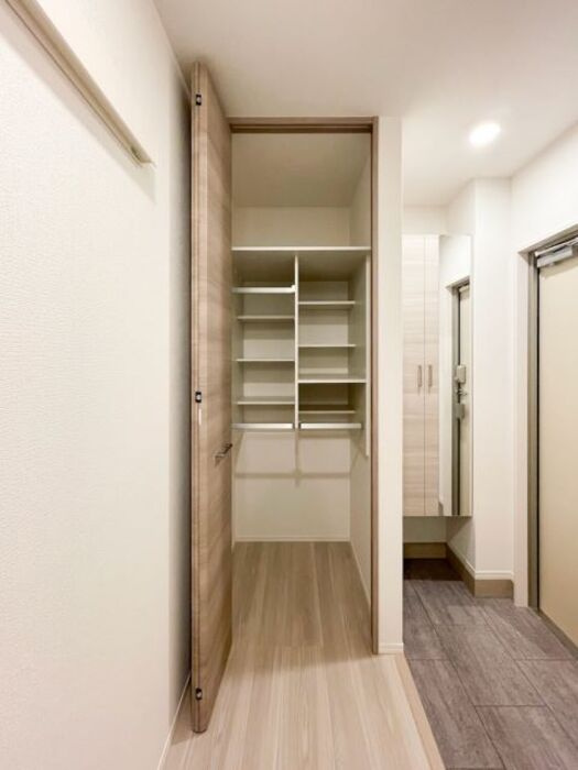 ディーアヴニールの玄関