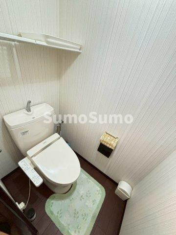 明石市朝霧北町のアパートのトイレ|清潔感のあるトイレです