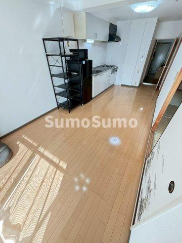 明石市朝霧北町のアパートの居間・リビング|リビングです