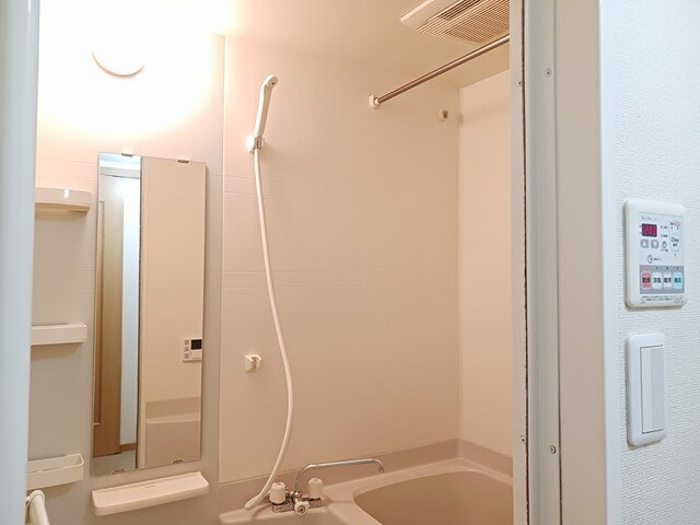 グランドソレイユⅡの浴室|きれいなお風呂です