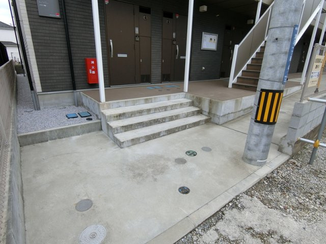 リブリ・朝霞のエントランス|毎日通るエントランスはこのようになっています