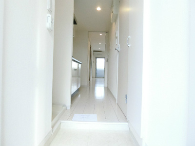 リブリ・朝霞の玄関|収納もある玄関です