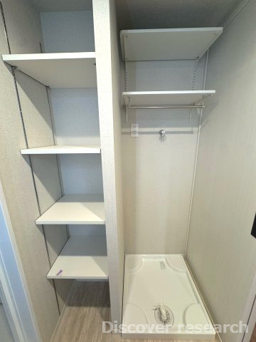 サンクレイドル西東京ウインフォートのランドリースペース|【ランドリースペース】
棚が多いのでタオルや洗剤など収納しやすそうです。