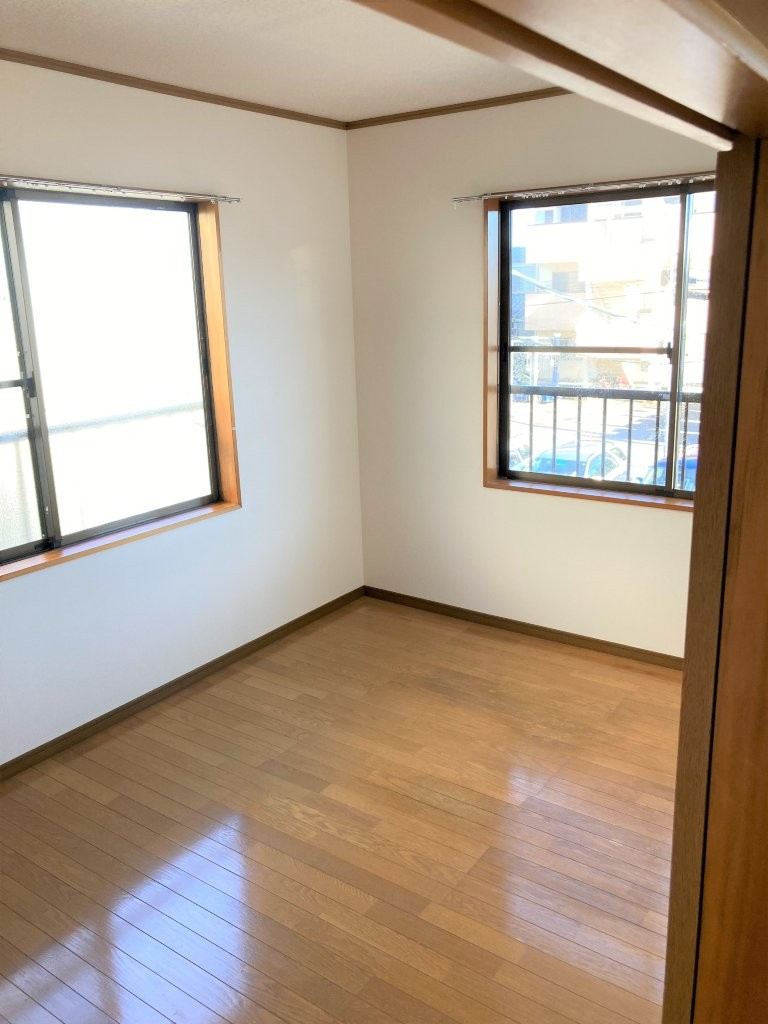 ワンステップの洋室