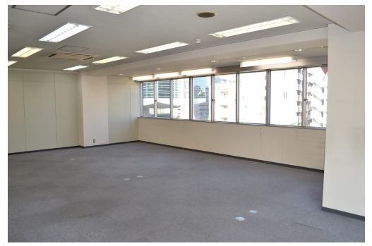 新居第１０ビルの内装