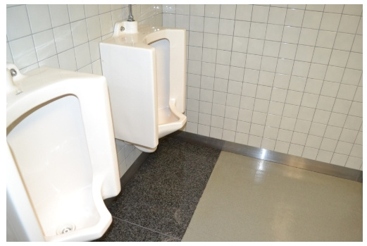 新居第１０ビルの内装