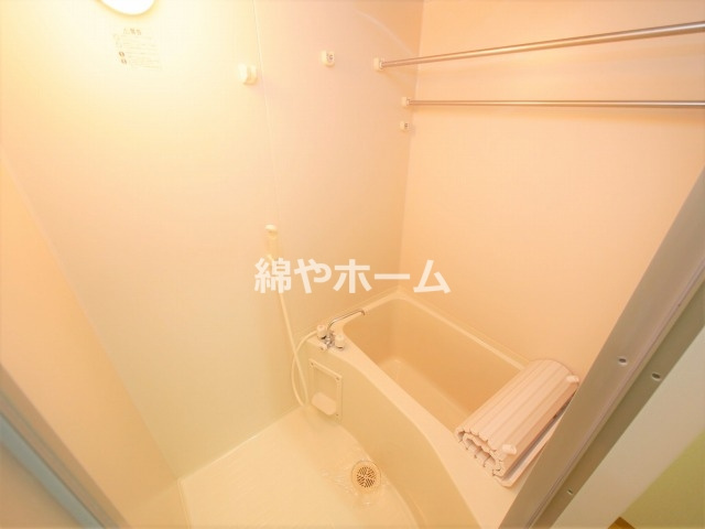 ラシーヌ玉造の浴室|日々の疲れを癒すお風呂付です