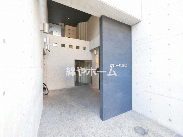 ラシーヌ玉造のエントランス|清潔なエントランスです