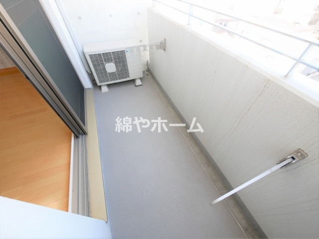 ラシーヌ玉造のバルコニー|暖かな日差しのふりそそぐバルコニー