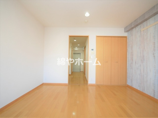 ラシーヌ玉造の寝室|落ち着いた色調の寝室です