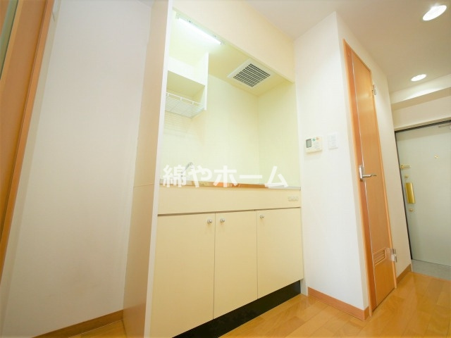 ラシーヌ玉造の内装|明るい色調の室内です