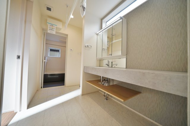 【横浜市瀬谷区東野82-2新築戸建て】★仲介手数料無料★（二つ橋小学校・東野中学校）の独立洗面台