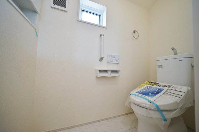 【横浜市瀬谷区東野82-2新築戸建て】★仲介手数料無料★（二つ橋小学校・東野中学校）のトイレ