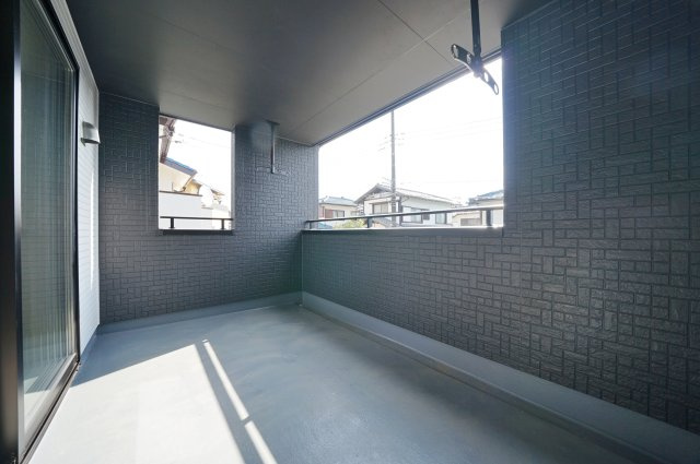 【横浜市瀬谷区東野82-2新築戸建て】★仲介手数料無料★（二つ橋小学校・東野中学校）のバルコニー