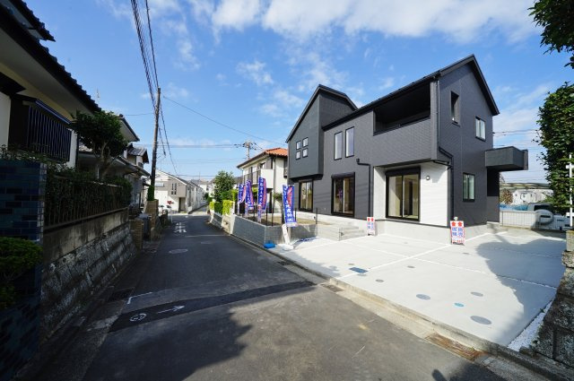 【横浜市瀬谷区東野82-2新築戸建て】★仲介手数料無料★（二つ橋小学校・東野中学校）の前面道路含む現地写真