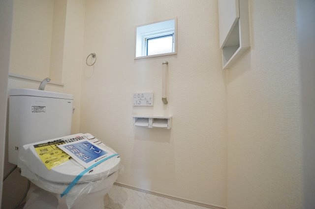 【横浜市瀬谷区東野82-2新築戸建て】★仲介手数料無料★（二つ橋小学校・東野中学校）のトイレ