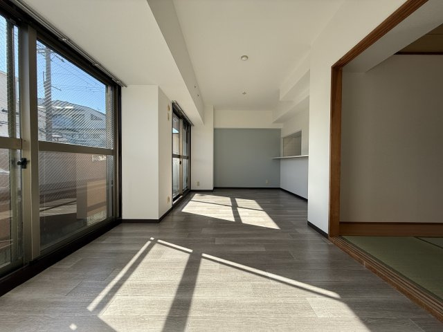 ドルフナガサワの内装