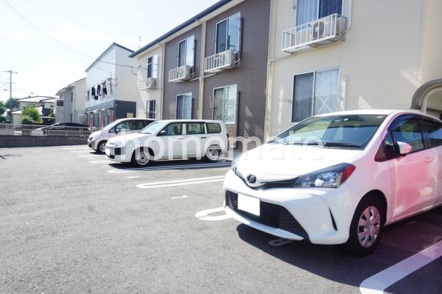 熊本市中央区出水４丁目のアパートの駐車場