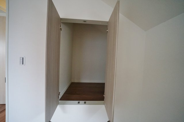 【横浜市旭区白根6丁目58-15新築戸建て】★仲介手数料無料★（不動丸小学校・鶴ヶ峰中学校）の収納