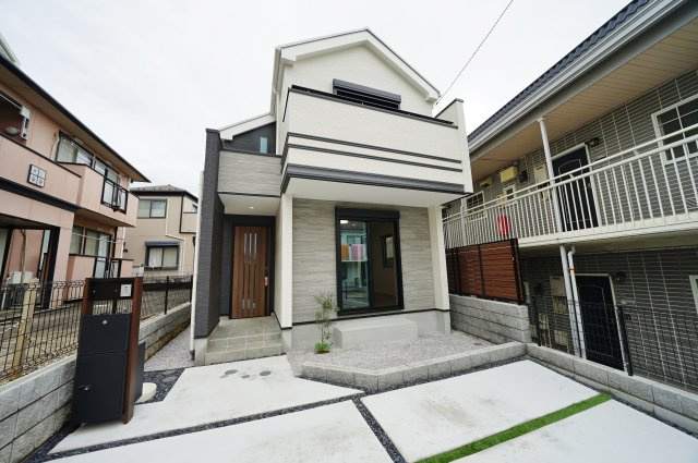 【横浜市旭区白根6丁目58-15新築戸建て】★仲介手数料無料★（不動丸小学校・鶴ヶ峰中学校）