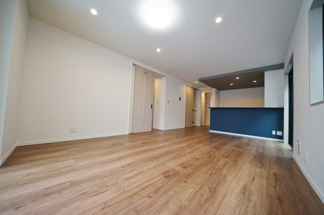 【横浜市旭区白根6丁目58-15新築戸建て】★仲介手数料無料★（不動丸小学校・鶴ヶ峰中学校）の居間・リビング