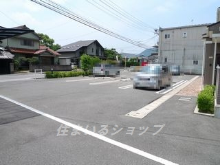 広島市安佐北区深川１丁目のアパートの駐車場