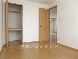 広島市安佐北区深川１丁目のアパートの寝室