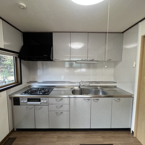 室蘭市輪西町1丁目7-12戸建のキッチン