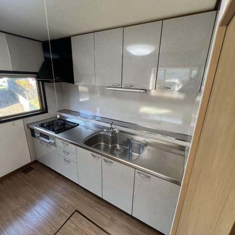 室蘭市輪西町1丁目7-12戸建のキッチン