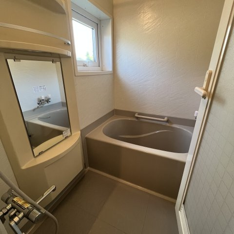 室蘭市輪西町1丁目7-12戸建の浴室