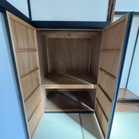 室蘭市輪西町1丁目7-12戸建の収納