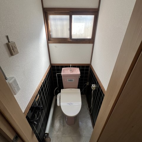 室蘭市輪西町1丁目7-12戸建のトイレ